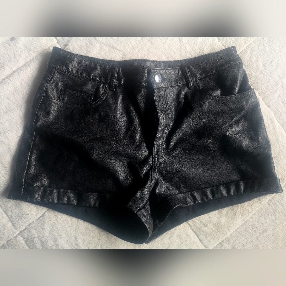 Divided faux leather shorts. Size 10